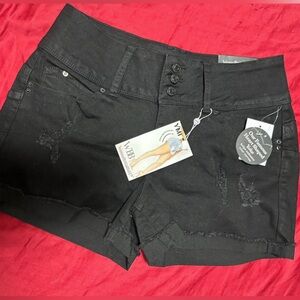 Women's WBB Cuffed Raw Edge
Shorts